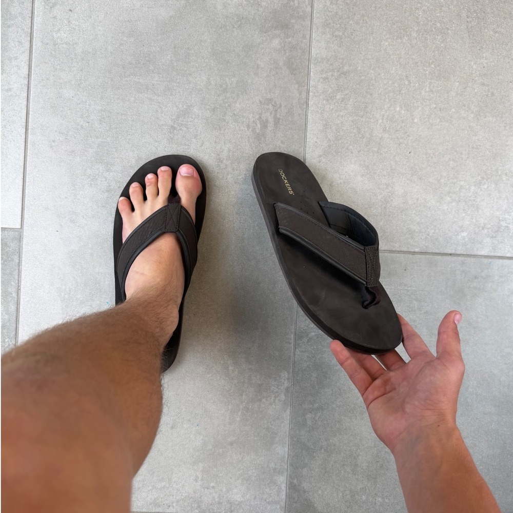 Dockers Mens Brown Thong Flip Flop Sandals Size 10 Casual Beach Summer Shoes